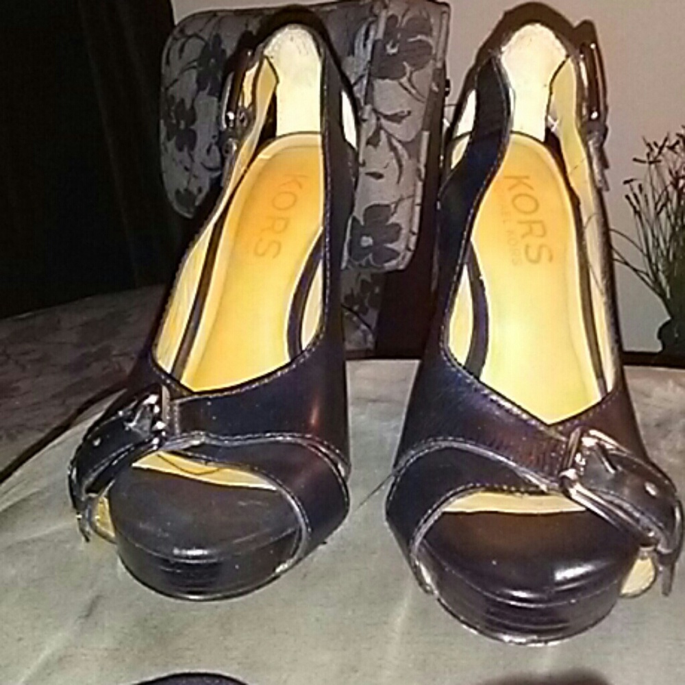Michael Kors peep toe platform pump